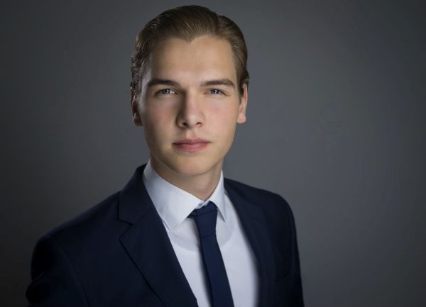 Porträt Finn Schorlau, Gründer und CEO von FiNe